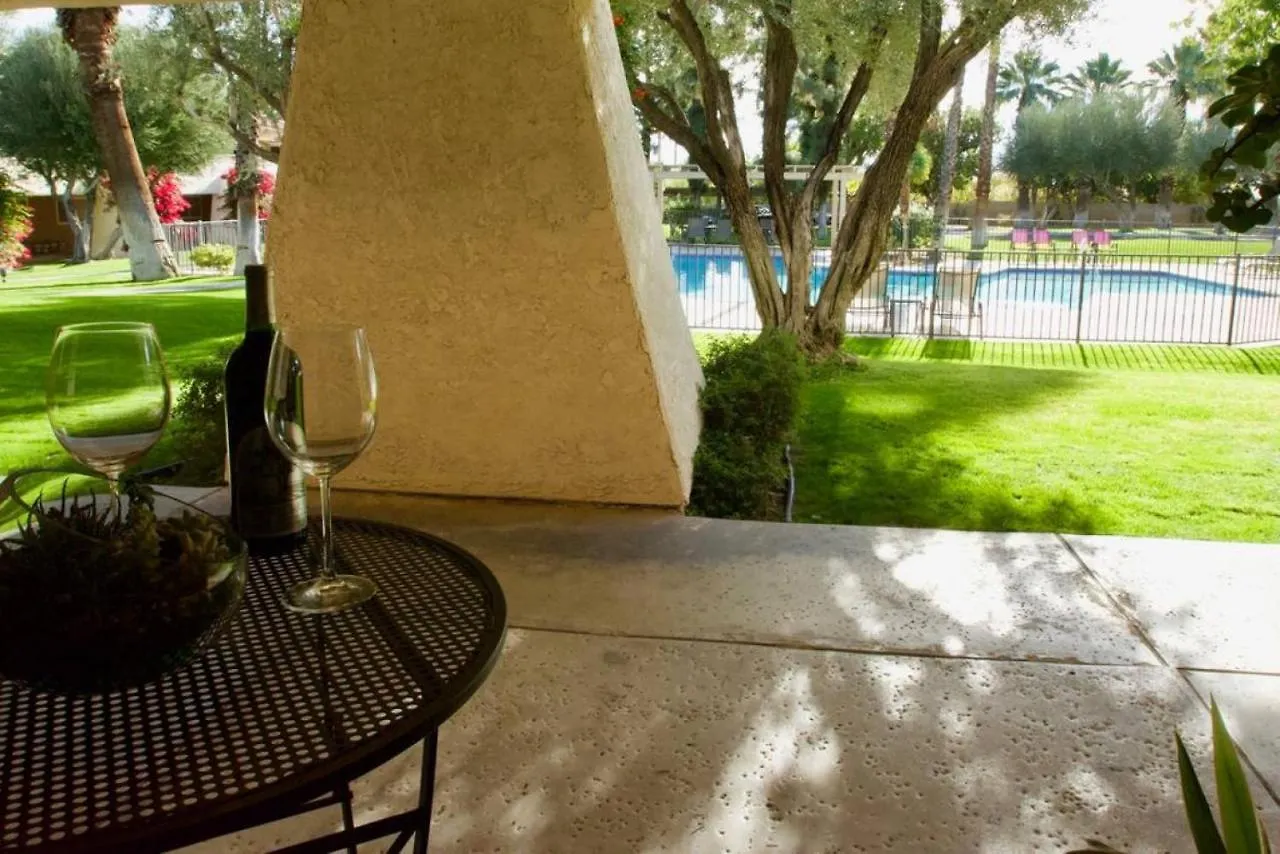 Poolside Palm Springs Getaway Villa Holiday home